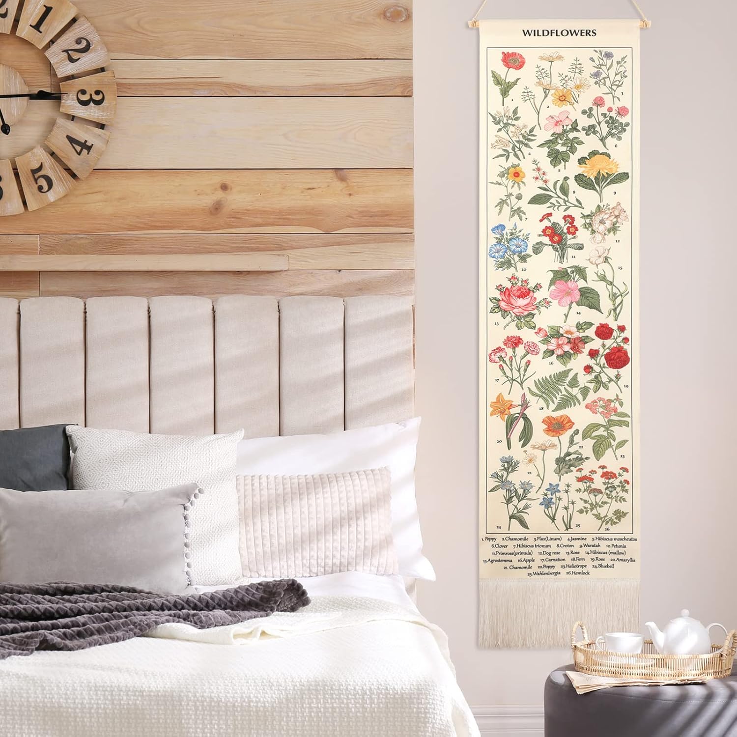 Geetery Vintage Floral Vertical Tapestry Wall Hanging Decor Long Flower Narrow Botanical Fabric Wall Art Hanging Reference Illustrative Tassel Tapestry for Bedroom Living Room Home Decor Gift(White)